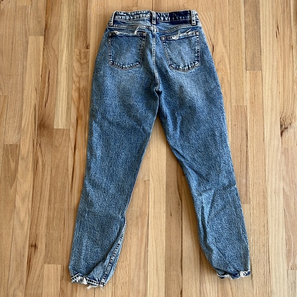 Abercrombie High Rise Mom Jeans - Picture 4 of 4